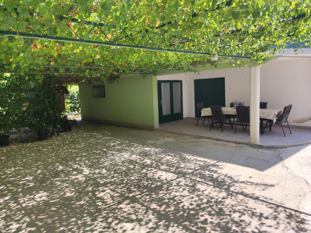 Apartments Valeria Kastela Exterior photo