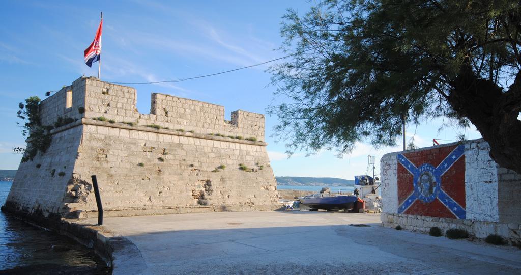 Apartments Valeria Kastela Exterior photo